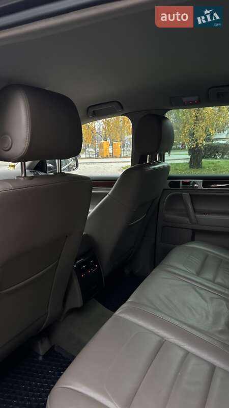 Внедорожник / Кроссовер Volkswagen Touareg 2008 в Черновцах