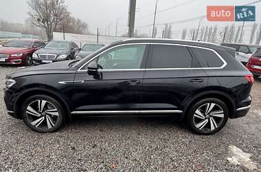 Позашляховик / Кросовер Volkswagen Touareg 2022 в Києві