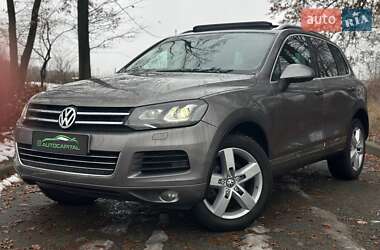 Внедорожник / Кроссовер Volkswagen Touareg 2013 в Киеве