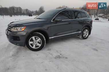 Внедорожник / Кроссовер Volkswagen Touareg 2013 в Конотопе