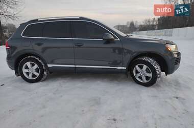 Внедорожник / Кроссовер Volkswagen Touareg 2013 в Конотопе