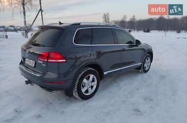 Внедорожник / Кроссовер Volkswagen Touareg 2013 в Конотопе