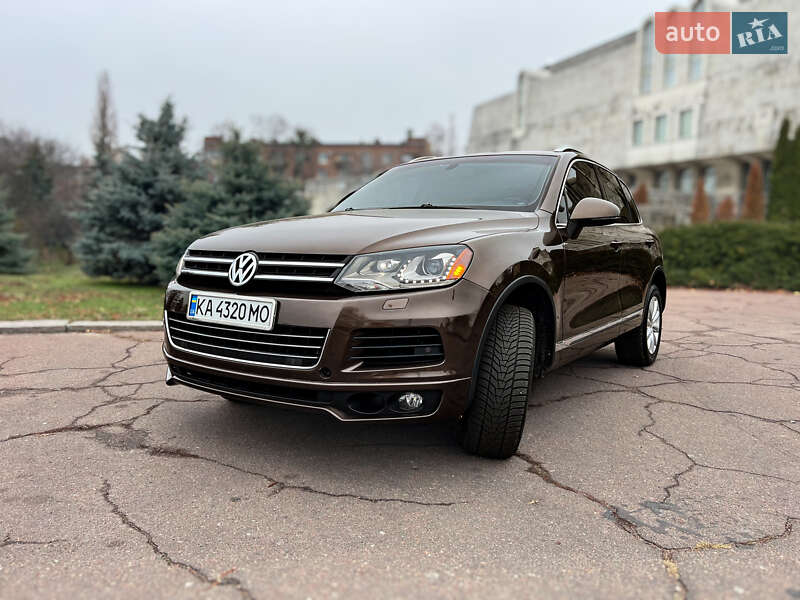 Внедорожник / Кроссовер Volkswagen Touareg 2010 в Черкассах