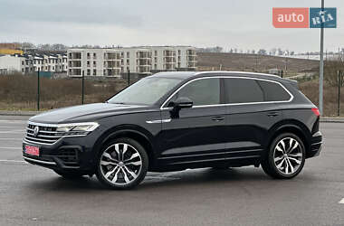 Позашляховик / Кросовер Volkswagen Touareg 2020 в Рівному