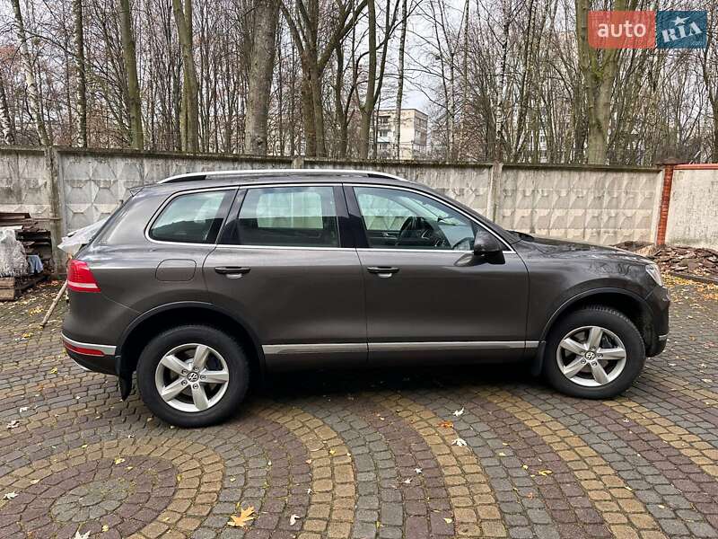 Позашляховик / Кросовер Volkswagen Touareg 2016 в Львові