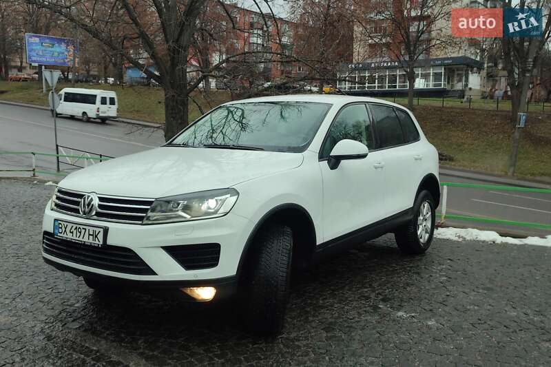 Внедорожник / Кроссовер Volkswagen Touareg 2017 в Хмельницком