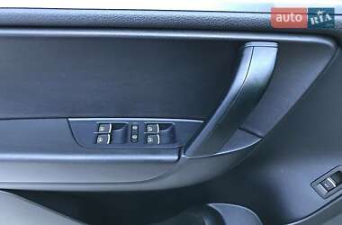 Внедорожник / Кроссовер Volkswagen Touareg 2012 в 