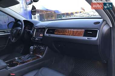 Внедорожник / Кроссовер Volkswagen Touareg 2012 в 