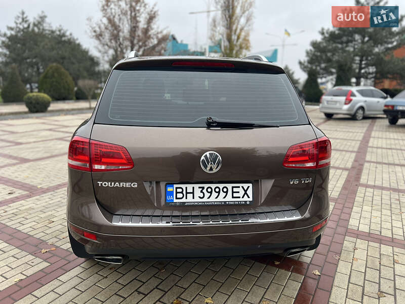 Внедорожник / Кроссовер Volkswagen Touareg 2012 в Измаиле
