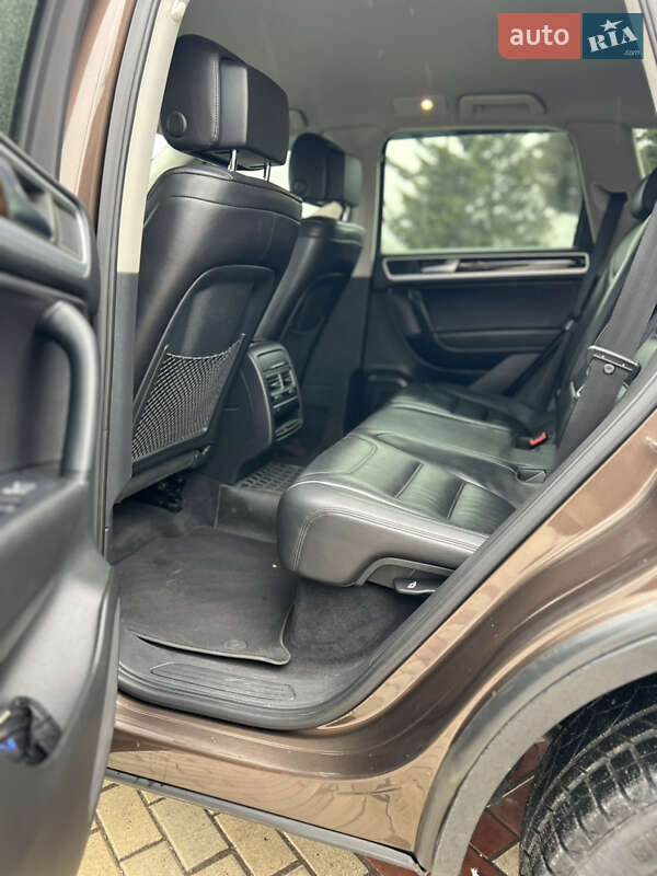 Внедорожник / Кроссовер Volkswagen Touareg 2012 в Измаиле