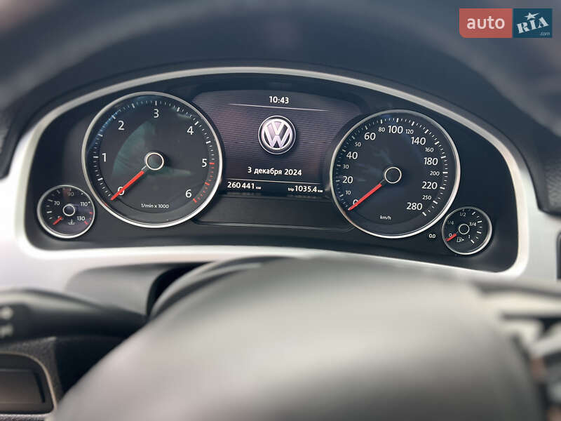 Внедорожник / Кроссовер Volkswagen Touareg 2012 в Измаиле