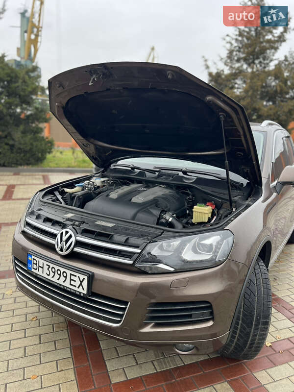 Внедорожник / Кроссовер Volkswagen Touareg 2012 в Измаиле