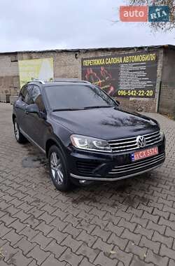 Позашляховик / Кросовер Volkswagen Touareg 2015 в Кривому Розі