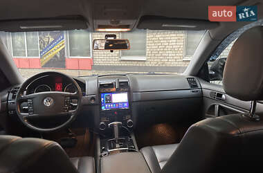 Внедорожник / Кроссовер Volkswagen Touareg 2010 в 