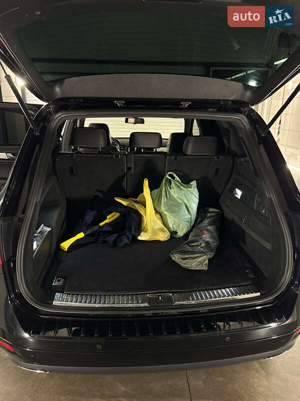 Внедорожник / Кроссовер Volkswagen Touareg 2011 в Хмельницком