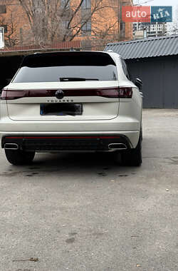 Внедорожник / Кроссовер Volkswagen Touareg 2024 в 