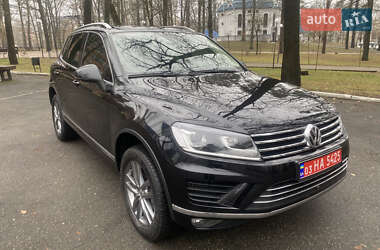 Позашляховик / Кросовер Volkswagen Touareg 2016 в Ірпені