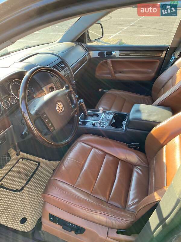 Внедорожник / Кроссовер Volkswagen Touareg 2006 в Киеве фото 9 Внедорожник / Кроссовер Volkswagen Touareg 2006 в Киеве