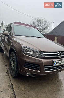 Позашляховик / Кросовер Volkswagen Touareg 2012 в Тячеві