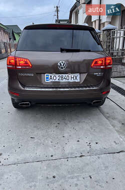 Позашляховик / Кросовер Volkswagen Touareg 2012 в Тячеві