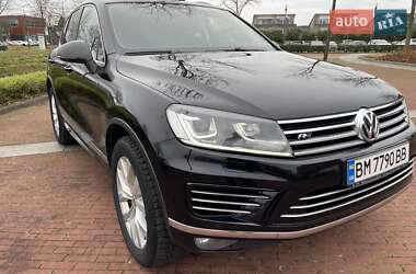 Внедорожник / Кроссовер Volkswagen Touareg 2015 в Сумах