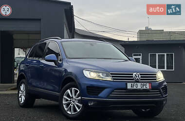 Внедорожник / Кроссовер Volkswagen Touareg 2015 в Ужгороде