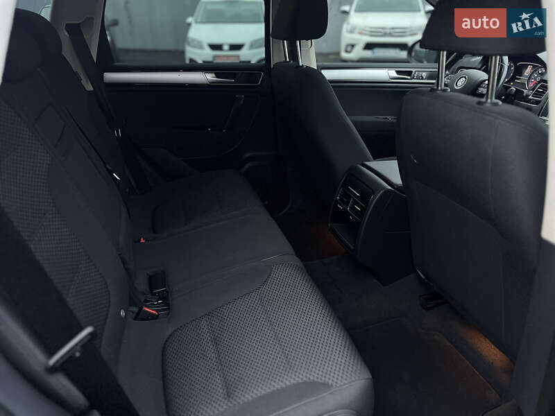 Позашляховик / Кросовер Volkswagen Touareg 2015 в Ужгороді фото 21 Позашляховик / Кросовер Volkswagen Touareg 2015 в Ужгороді