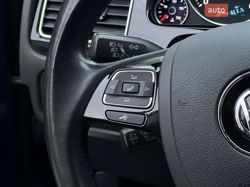 Позашляховик / Кросовер Volkswagen Touareg 2015 в Ужгороді фото 28 Позашляховик / Кросовер Volkswagen Touareg 2015 в Ужгороді