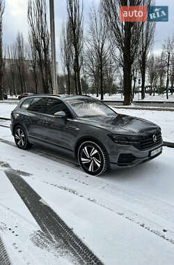 Позашляховик / Кросовер Volkswagen Touareg 2021 в Києві