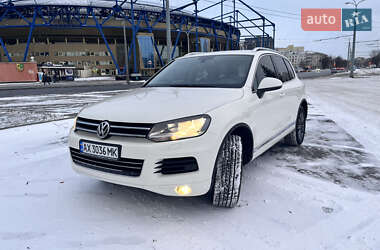 Позашляховик / Кросовер Volkswagen Touareg 2011 в Харкові