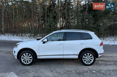 Внедорожник / Кроссовер Volkswagen Touareg 2015 в Луцке