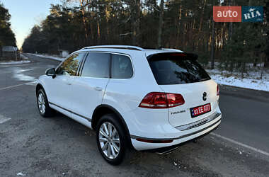 Внедорожник / Кроссовер Volkswagen Touareg 2015 в Луцке