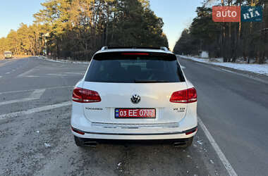 Внедорожник / Кроссовер Volkswagen Touareg 2015 в Луцке