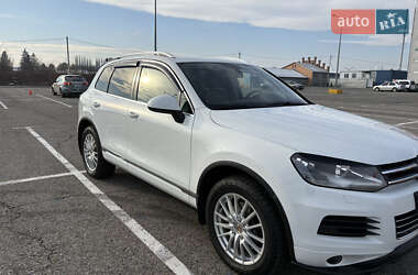 Позашляховик / Кросовер Volkswagen Touareg 2012 в Чернівцях