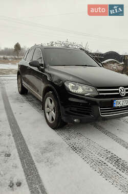 Внедорожник / Кроссовер Volkswagen Touareg 2010 в Дубно