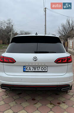 Внедорожник / Кроссовер Volkswagen Touareg 2019 в 