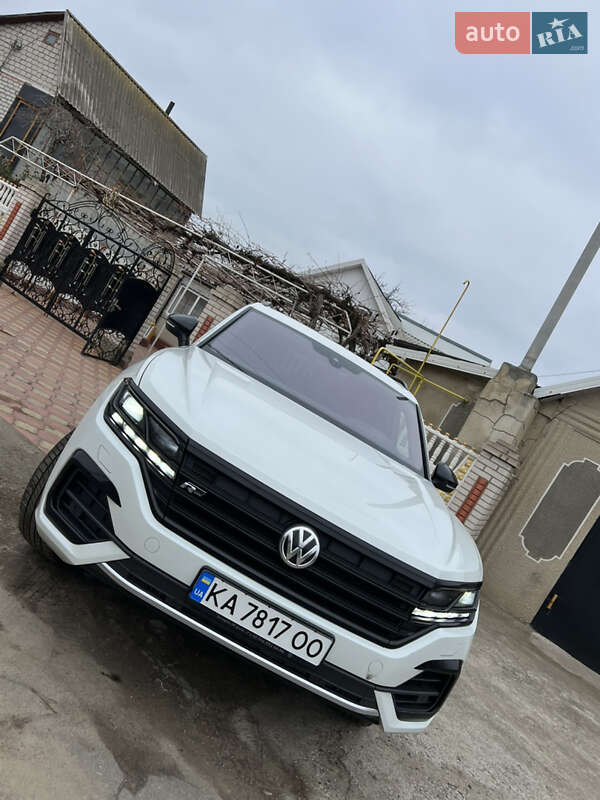 Позашляховик / Кросовер Volkswagen Touareg 2019 в Первомайську