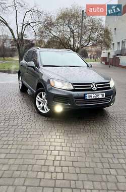 Внедорожник / Кроссовер Volkswagen Touareg 2012 в Одессе