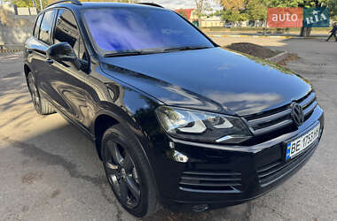 Внедорожник / Кроссовер Volkswagen Touareg 2013 в Николаеве