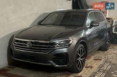 Внедорожник / Кроссовер Volkswagen Touareg 2019 в Львове