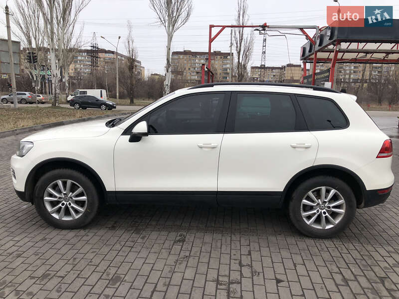 Внедорожник / Кроссовер Volkswagen Touareg 2011 в Кривом Роге