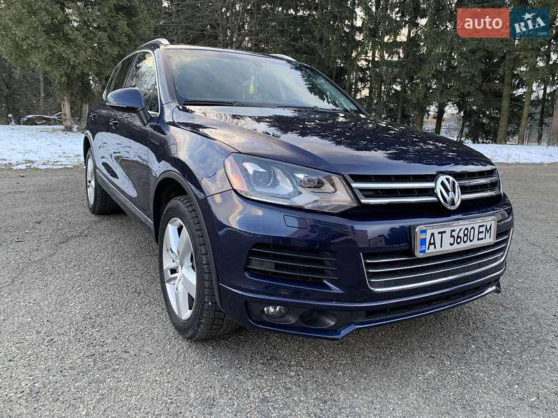 Внедорожник / Кроссовер Volkswagen Touareg 2012 в Бурштыне