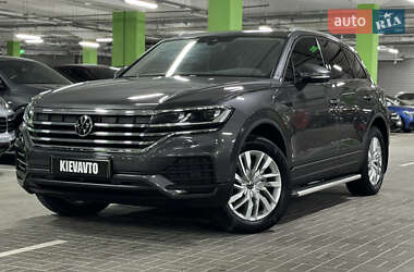 Внедорожник / Кроссовер Volkswagen Touareg 2021 в Киеве