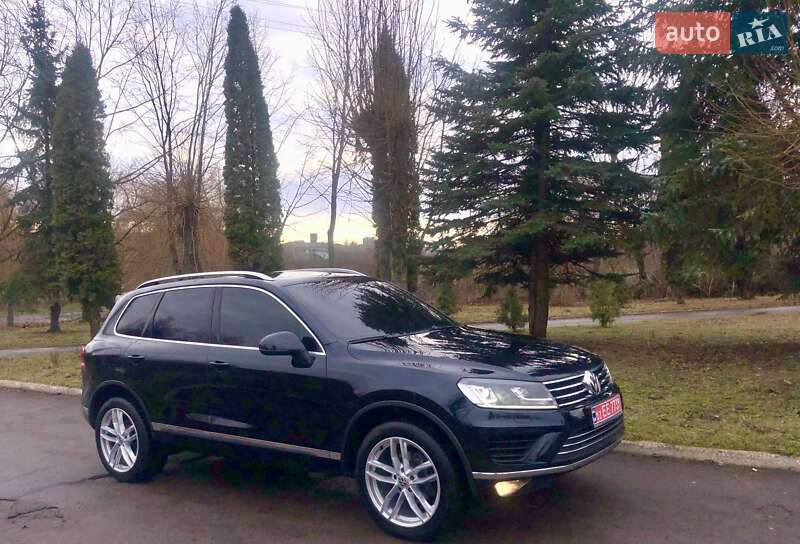Внедорожник / Кроссовер Volkswagen Touareg 2016 в Ровно