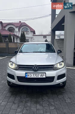 Позашляховик / Кросовер Volkswagen Touareg 2011 в Тячеві