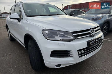 Внедорожник / Кроссовер Volkswagen Touareg 2014 в Киеве