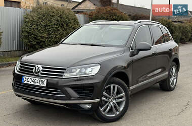 Внедорожник / Кроссовер Volkswagen Touareg 2014 в Ужгороде