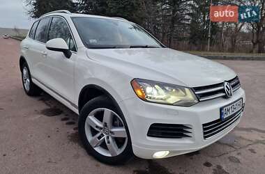 Внедорожник / Кроссовер Volkswagen Touareg 2011 в Житомире