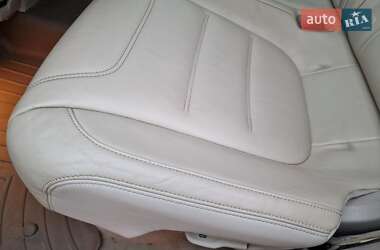 Позашляховик / Кросовер Volkswagen Touareg 2011 в 