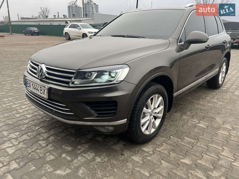 Позашляховик / Кросовер Volkswagen Touareg 2016 в Кропивницькому